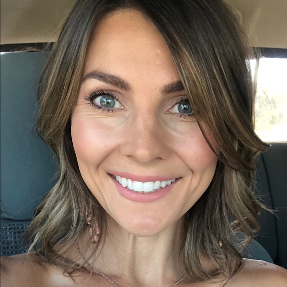 Meet your Posher, Casy - Picture 1 of 2